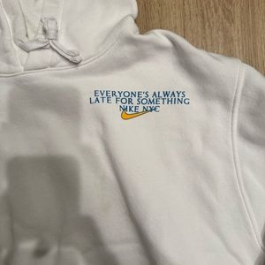 Nike men’s hoodie size large white. NYC run